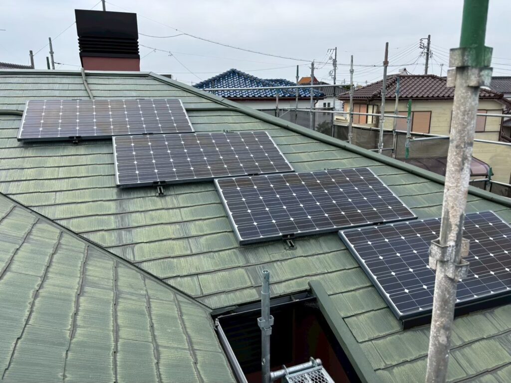 施工前の屋根（別角度）